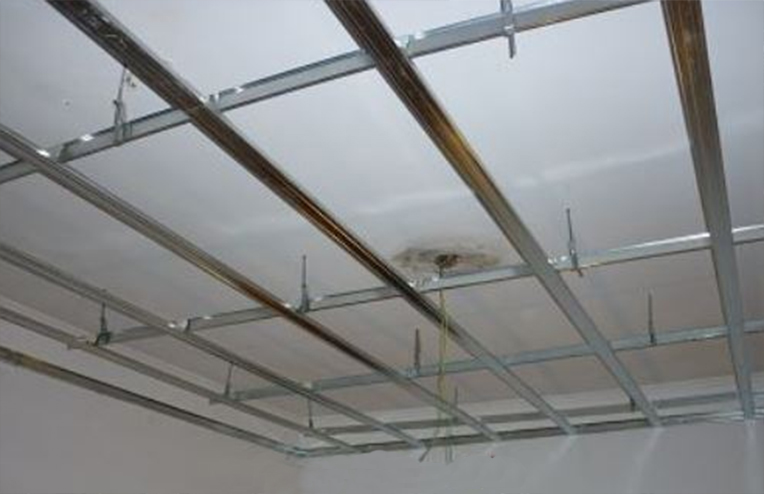 輕鋼龍骨吊頂施工前的準(zhǔn)備工作